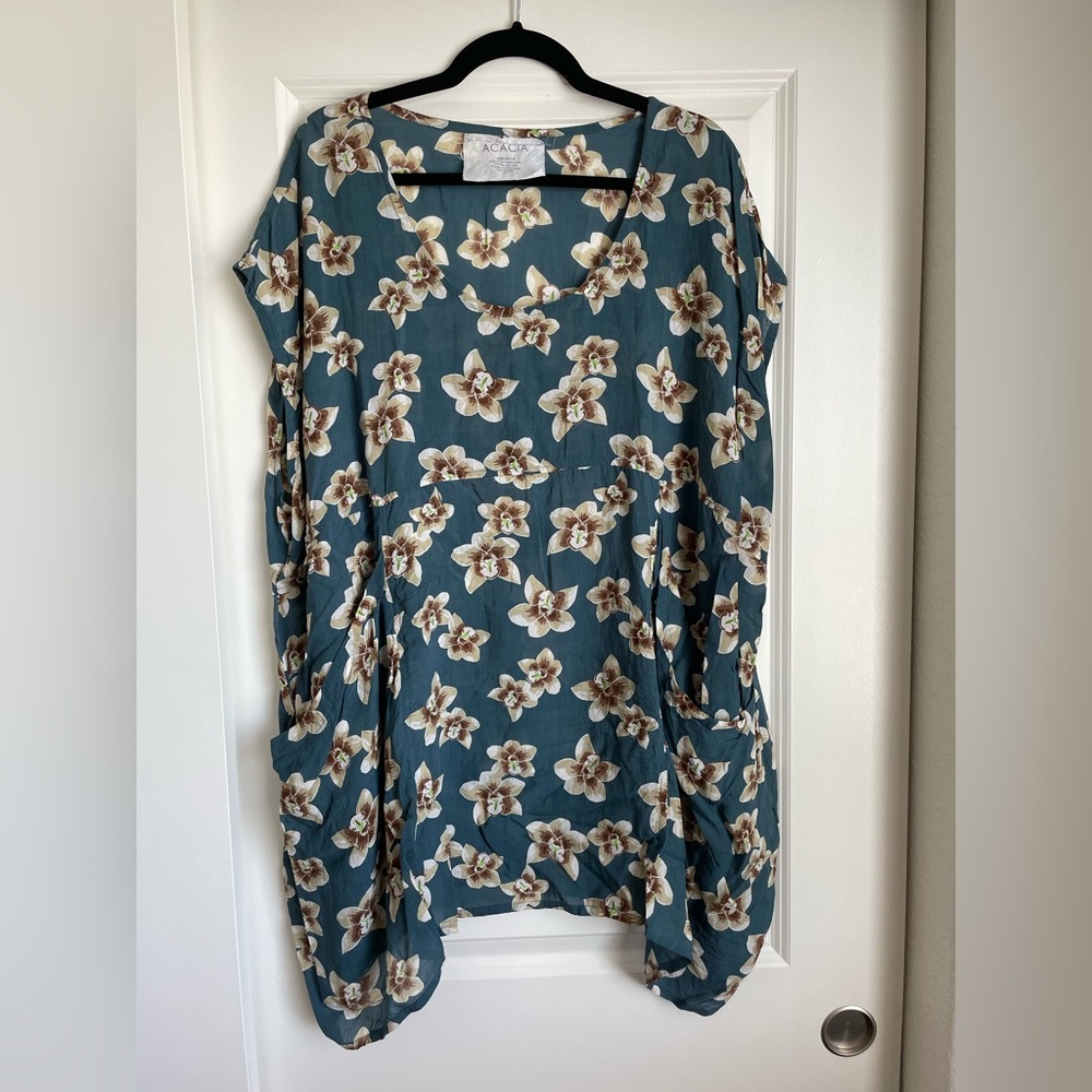 Acacia mana dress in isle